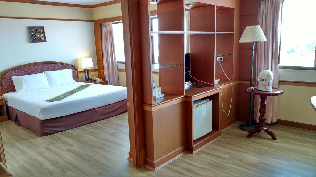 Grand Park Hotel Nakhon Si Thammarat Habitación foto