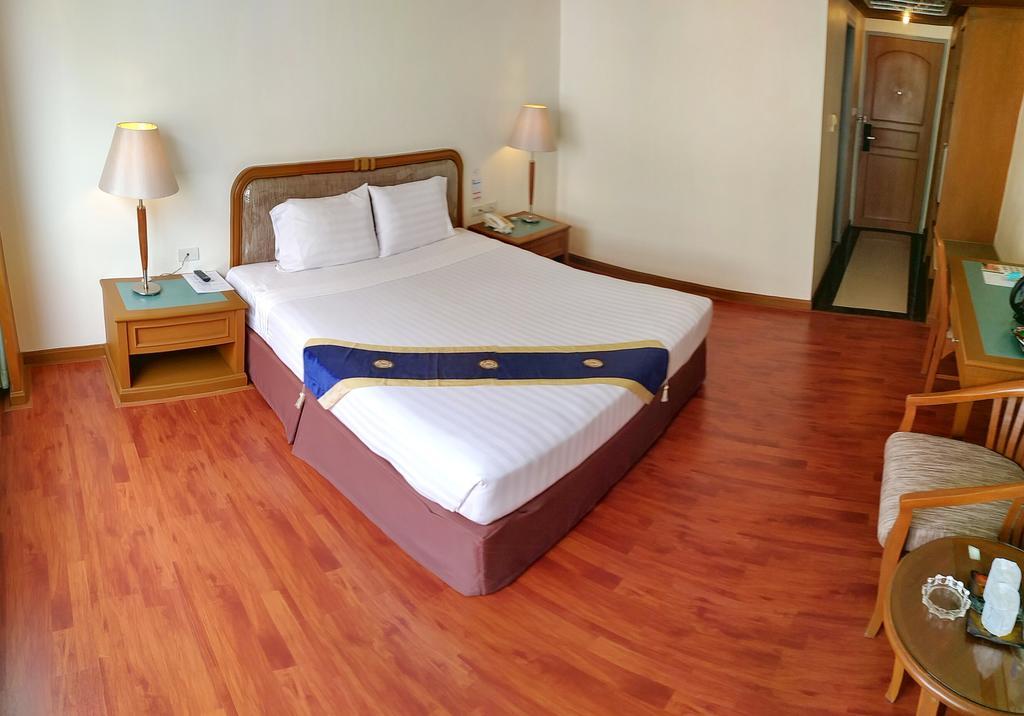 Grand Park Hotel Nakhon Si Thammarat Habitación foto