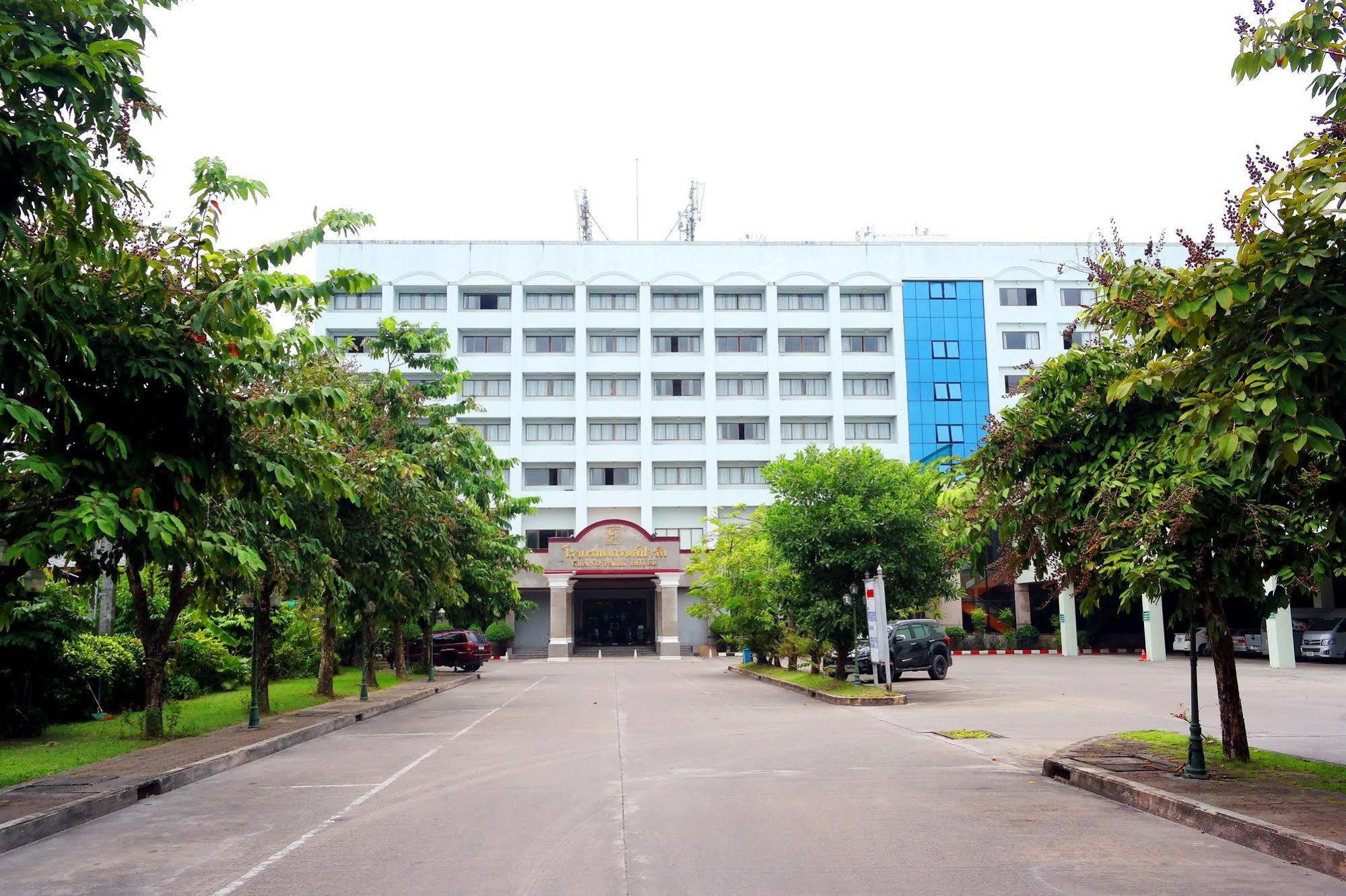 Grand Park Hotel Nakhon Si Thammarat Exterior foto