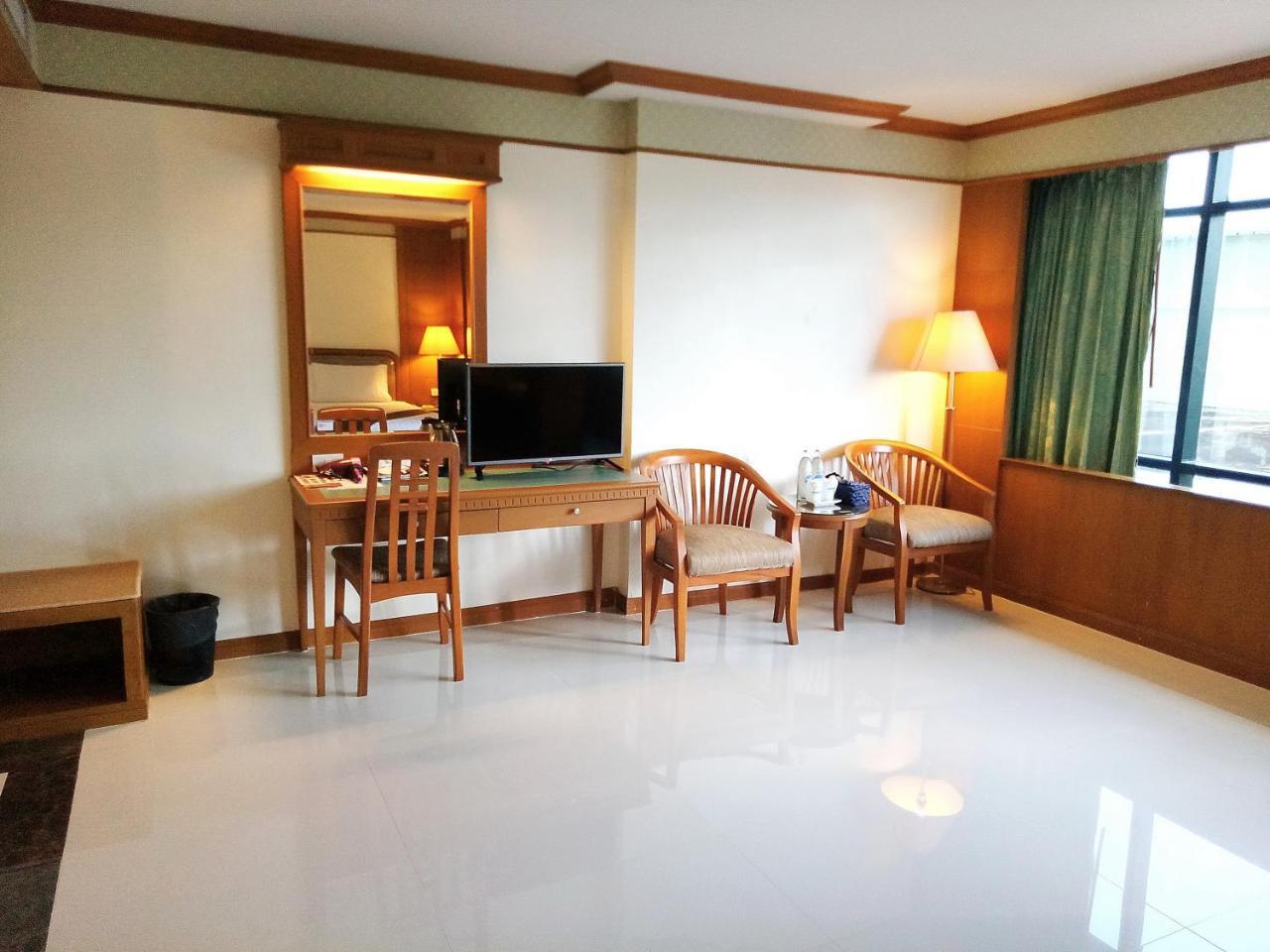 Grand Park Hotel Nakhon Si Thammarat Exterior foto